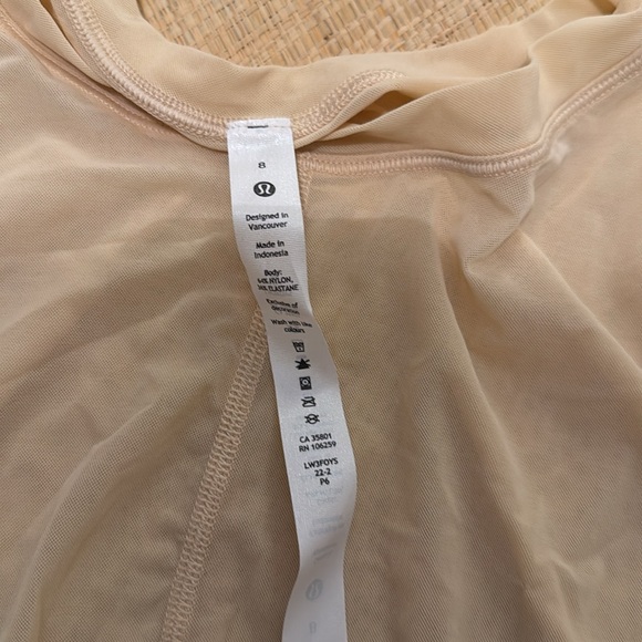 Lululemon Mesh Reversible Yoga Tee - Picture 3 of 3